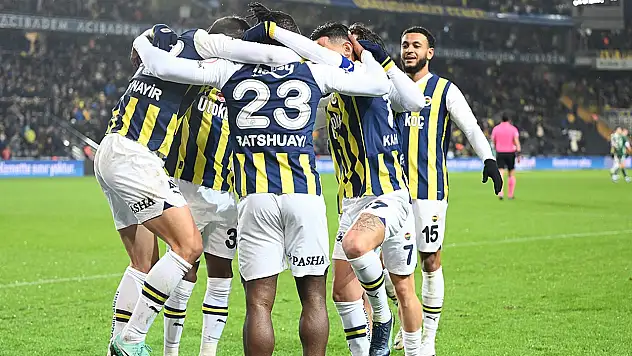 Sivasspor - Fenerbahçe ilk 11 maç kadrosu! Sivasspor – Fenerbahçe maçı canlı
