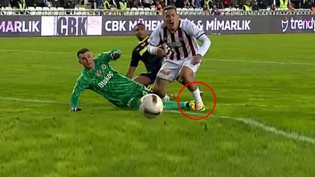 Hakem yorumları ne diyor? (Sivasspor - Fenerbahçe) Sivaspor penaltısı doğru mu?