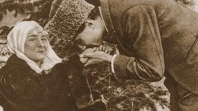 Atatürk Annesinin Cenazesine Neden Katılmadı?