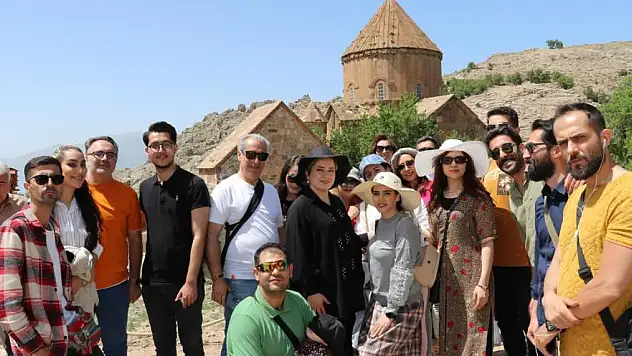 Akdamar Adası'na İranlılar yoğun ilgi gösteriyor