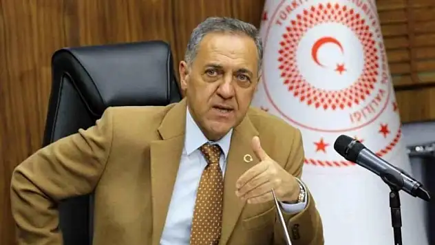 176 kişinin öldüğü depremin ardından 21 yıl geçti