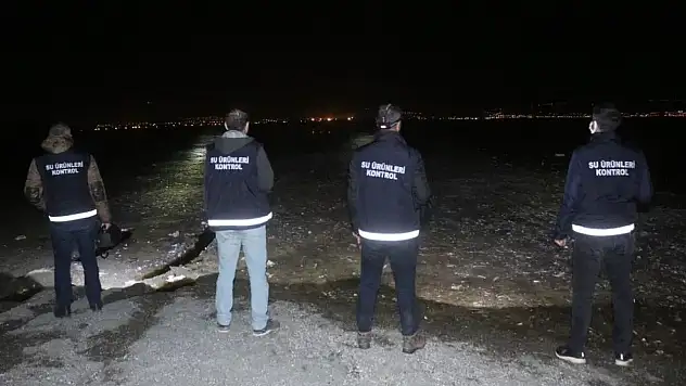 Van'da Ekiplerin İnci Kefali Nöbeti Başladı: Tatlı Sular Göç Başladı