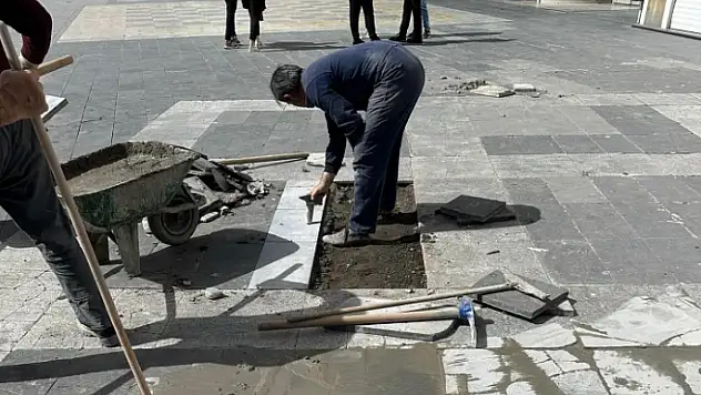 Tatvan'da Kaldırım Onarım Çalışmaları Hız Kazanıyor!