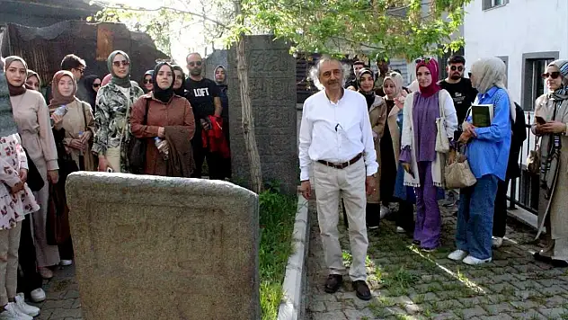 Erzurum'da Tarihin İçinde Tarihi Şahsiyetleri Anlatma projesi ilgi çekiyor