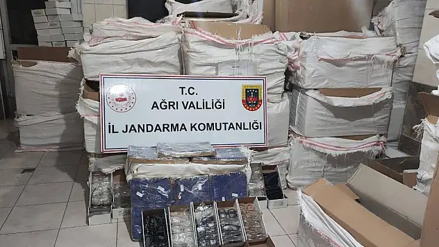 Ağrı'da metruk binadan servet çıktı