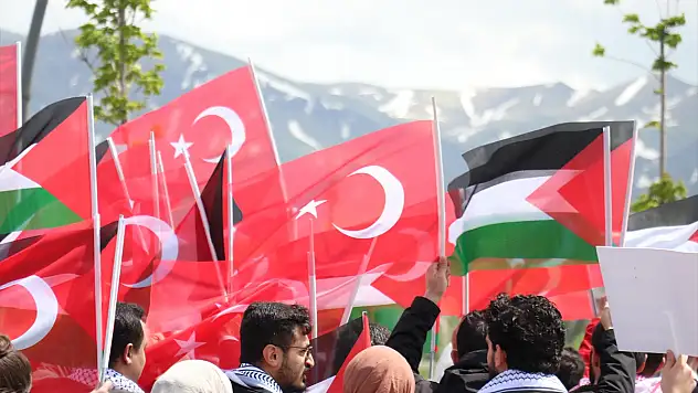 ETÜ'den Filistin'e destek yürüyüşü