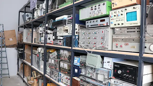 Atatürk Üniversitesinde  'e-atık' ile elektronik malzemeler çöpe gitmiyor