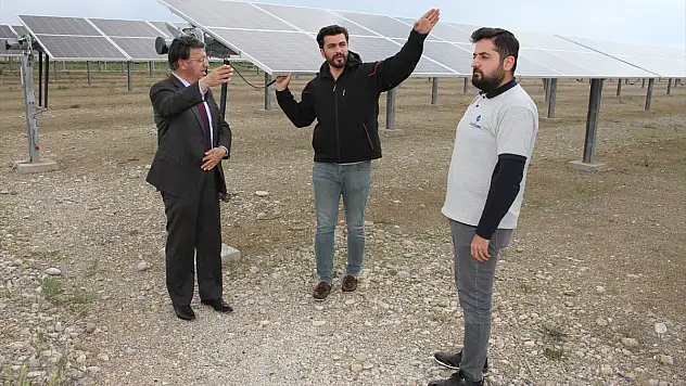 Ak Parti Van Milletvekili Türkmenoğlu'ndan Arısu Güneş Enerji Santralini ziyaret