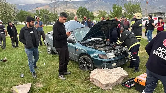 Erzincan'daki kazada yaralanan sürücü, tedavi altına alındığı hastanede öldü