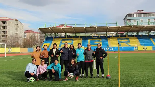 Ağrı'nın Altın Kızları: 11 Müsabakada 9 Galibiyet