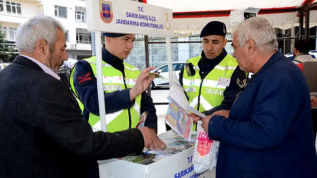 Sarıkamış'ta 'Karayolu Güvenliği ve Trafik Haftası'  etkinliği düzenlendi