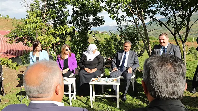Bitlis Valisi gazi ve şehit ailelerini ziyaret etti