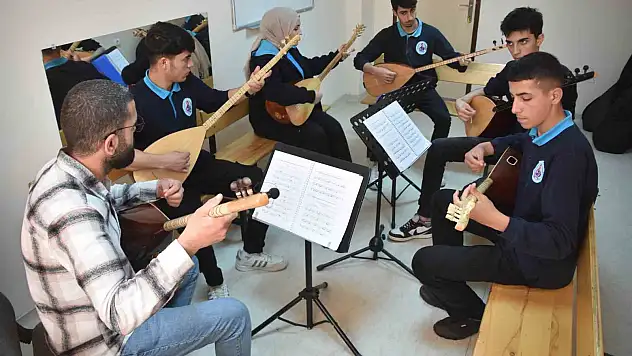 Bitlisli öğrenciler konservatuvara hazırlanıyor