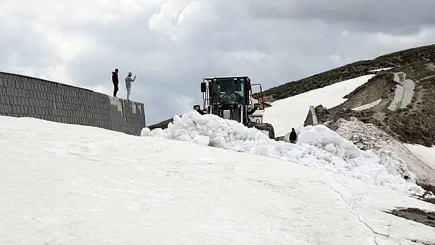 Bitlis'te Nemrut Krater Gölü Yolu Tekrar Ulaşıma Açıldı
