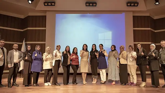 'İnovatif Hemşireler'in fikirlerinden 44 proje ortaya çıktı
