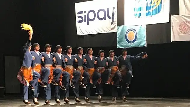 Bitlis Eren Üniversitesi folklor ekibi birinci oldu