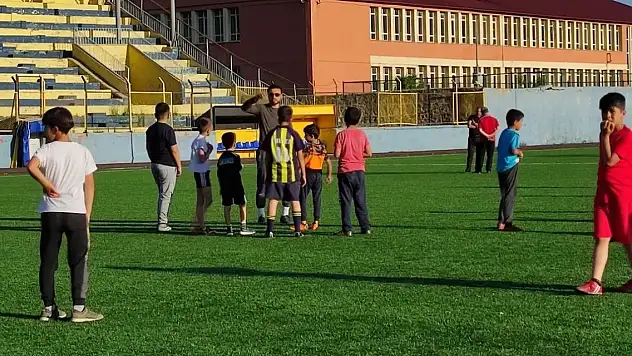Bitlis'te spor antrenmanları farklı branşlarda devam ediyor