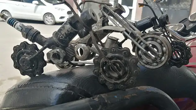 Ağrılı tamircinin motosiklet tutkusu