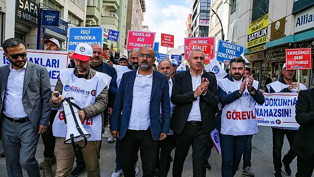 Van'da işten çıkarılan belediye işçileri eylemlerini sürdürüyor
