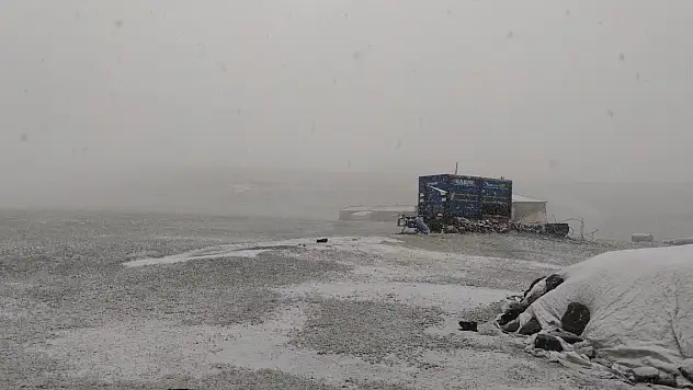 Ağrı Baharda Kışı Yaşıyor!