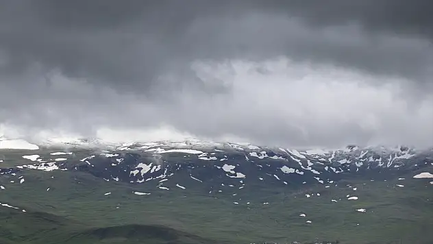 Ardahan-Posof kara yolunda kar ulaşımı aksattı
