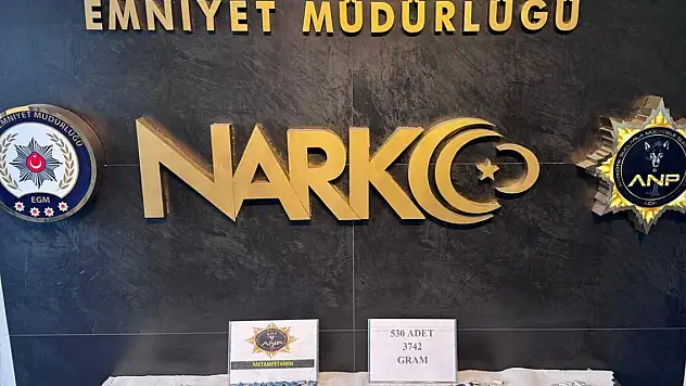 Ağrı'da 5 zanlının midesinden 3 kilo 742 gram uyuşturucu çıktı