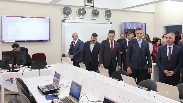 AİÇÜ İİBF'de Finans Laboratuvarı Açıldı