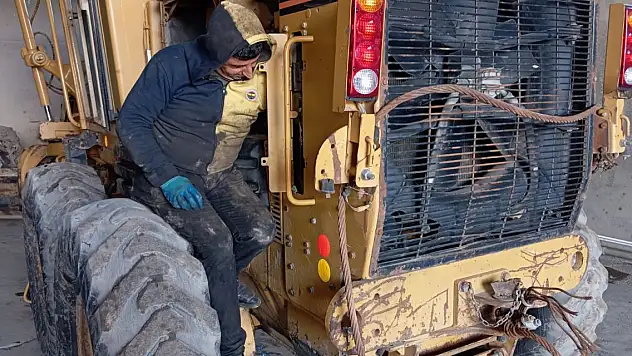 Patnos'ta hurdaya ayrılan araçlar yeniden onarılıyor