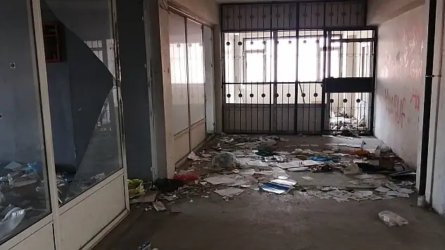 Ağrı'da altı iş hanı üstü mezbele