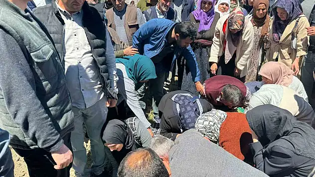 İstanbul'da eski nişanlısının saldırısına uğrayan Bahar, memleketi Iğdır'da toprağa verildi