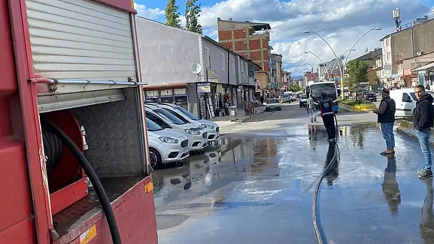 Kazım Karabekir Mahallesi hem yıkandı hem su verildi