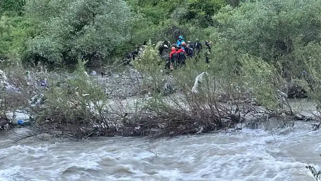 Asma toplarken yaralanan kadın askeri helitopterle kurtarıldı