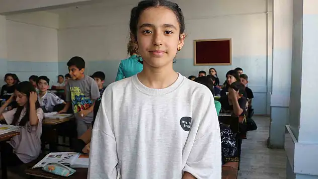 Diyarbakır'da bursluluk sınavında 500 tam puan alan Ela'nın hayali cerrah olmak