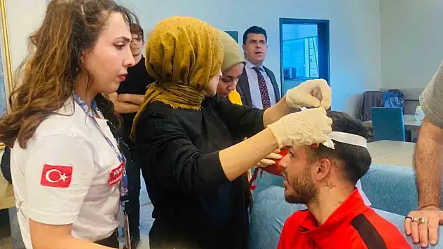 Iğdır'da taraftarlar Kastamonuspor otobüsünü taşladı