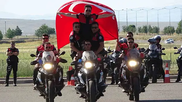 Diyarbakır'da Motosikletli Yunus Timi gösteri yaptı