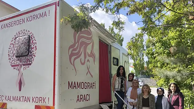Muş'ta mobil mamografi aracı hizmet için kadınları bekliyor