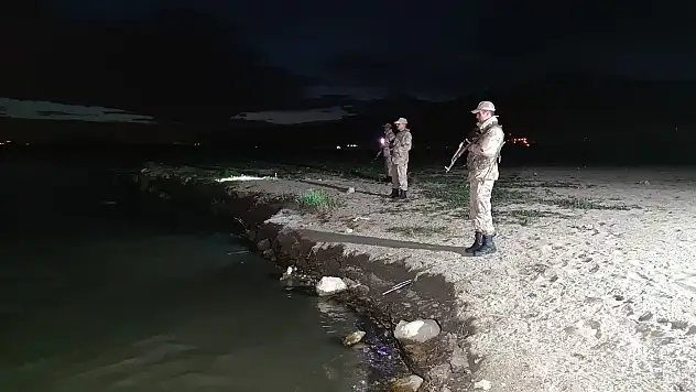Van'da jandarma ekiplerinin inci kefali nöbeti