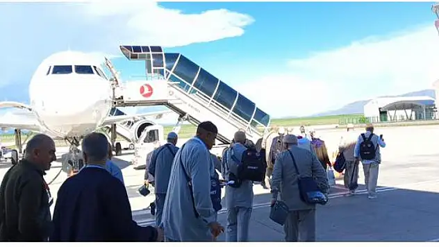 Ağrı'dan ilk defa Medine'ye uçuş gerçekleştirildi