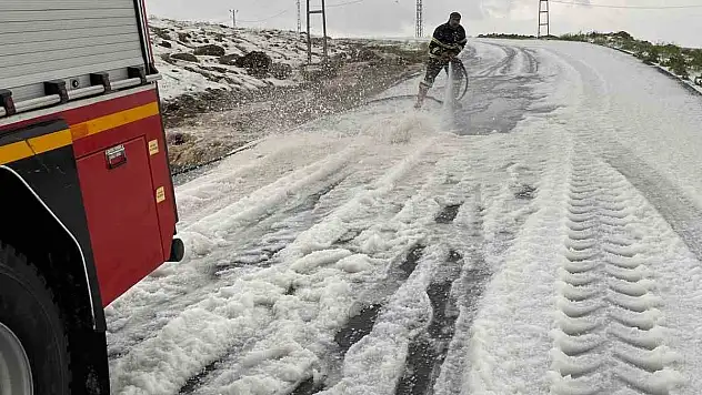 Iğdır'da sağanak taşkına ve sele neden oldu