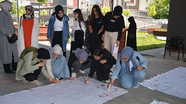 Muş'ta 'Sen de Filistin İçin Bir Söz Yaz' etkinliği