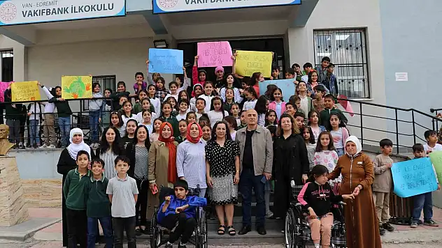 Van'da minik öğrencilerden engellilere destek