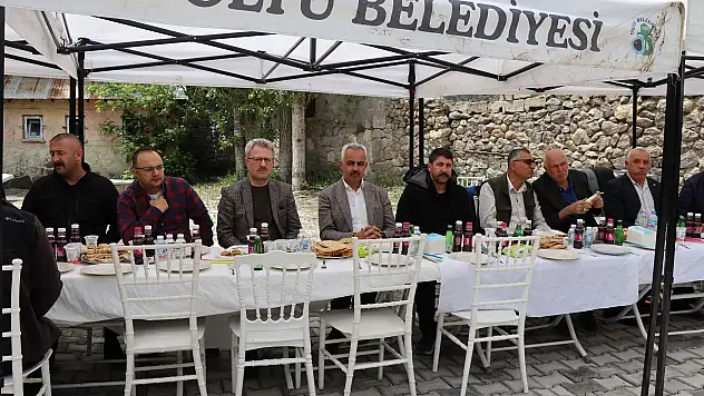 Erzurum'da muhtardan köyünü tanıtmak için program düzenledi