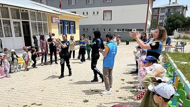 Van Emniyet Müdürlüğünden miniklere etkinlik