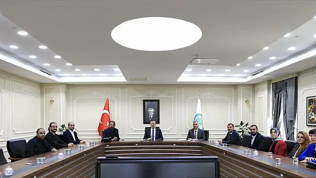 Bitlis'te akademisyenlere teşekkür belgesi verildi