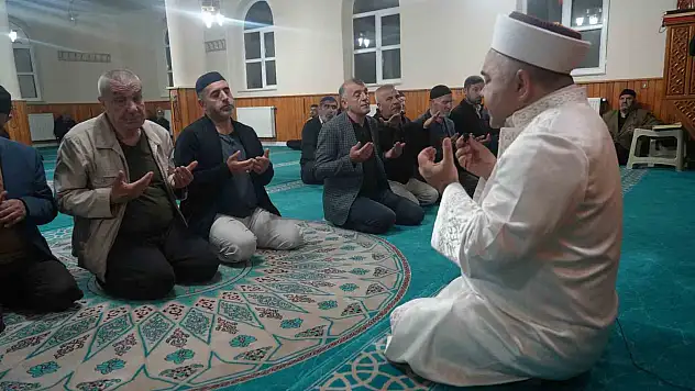 Muş'ta camilerde Gazze için  dua edildi
