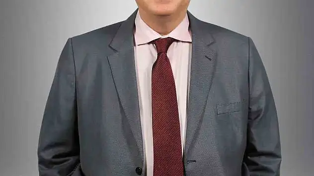 Prof. Dr. Tevfik Özlü: 'Yaşamınıza 15-20 yıl eklemek için sigarayı bırakın'