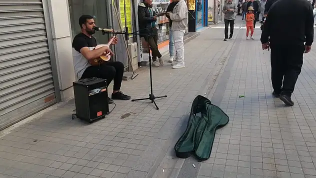 Ağrı Sokaklarında Müzik Rüzgarı