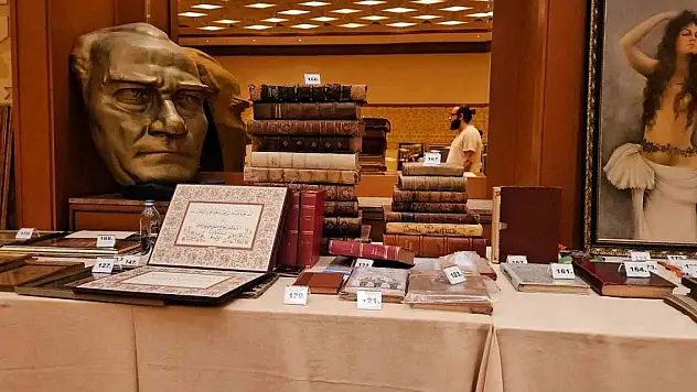 Osmanlı ve Cumhuriyetin ilk dönemlerinden kalan tarihi eserler açık artırmada