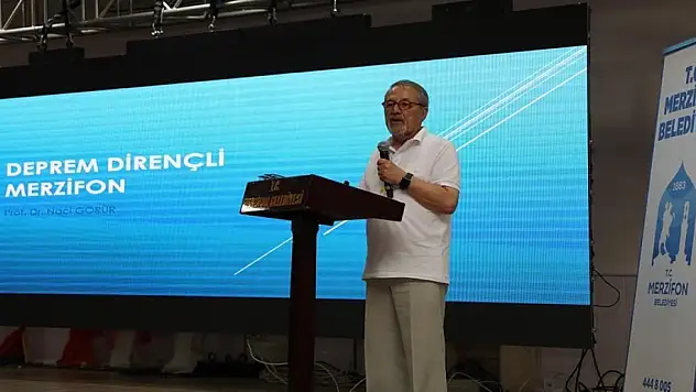 Naci Görür'den deprem molozları için uyarı