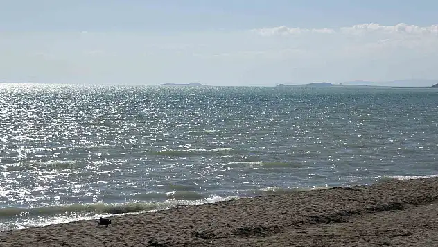 Van Gölü'nde su seviyesi yükseldi